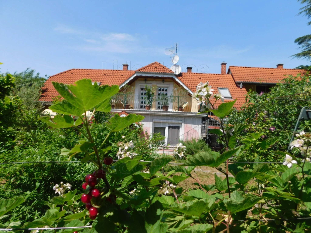 Cserszegtomajon többgenerációs ház eladó