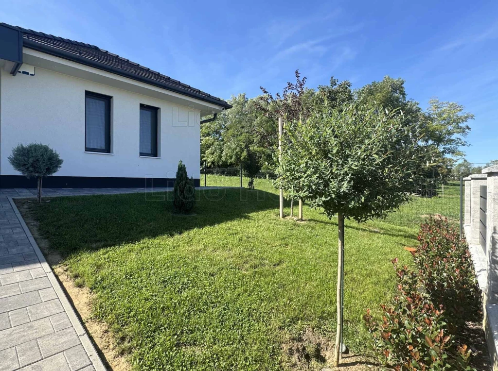 c3-1-name c2-1-name, Alsópáhok