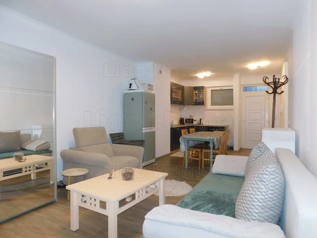 Első emeleti erkélyes lakás eladó a nyugati városrészben!