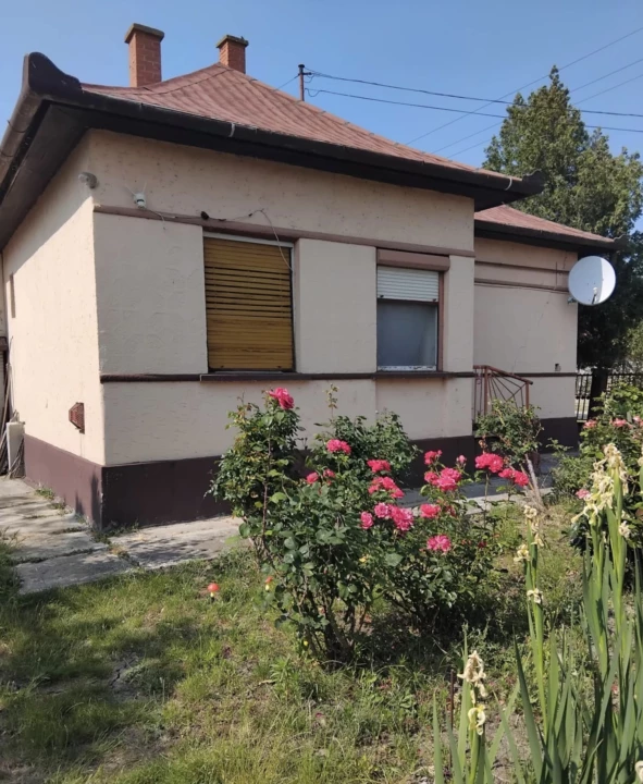 Eladó családi ház, Jászladány