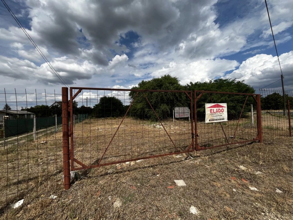 c3-1-name c2-50-name, Tápiószentmárton, Szelei út