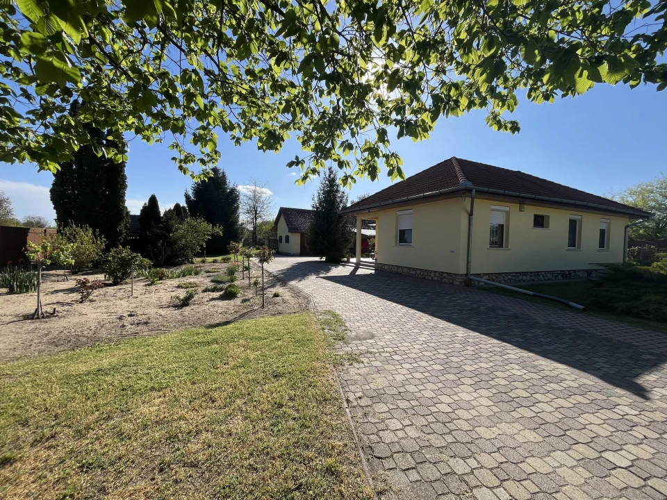 c3-1-name c2-1-name, Albertirsa