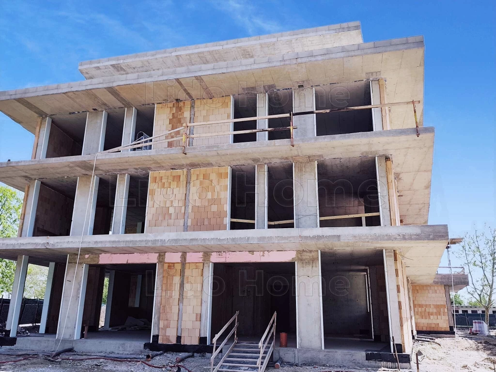 ELADÓ ÚJ ÉPÍTÉSŰ APARTMANOK BALATONALMÁDIBAN KÖZVETLENÜL A STRAND MELLETT