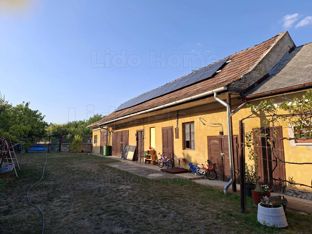 Eladó korszerűen felújított Családi ház Várpalotán!