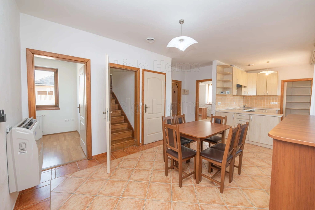 Azonnal birtokba vehető, tágas, energiahatékony családi ház eladó Nemesvámoson!