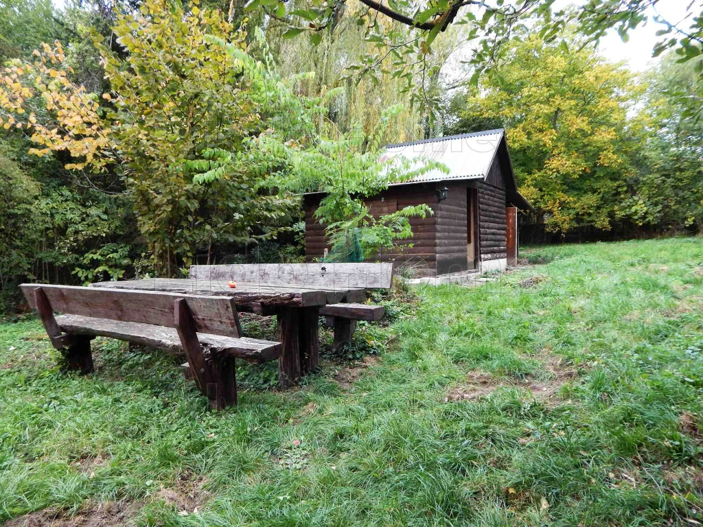 Eladó aszfaltos úton megközelíthető faházas nyaraló Balatonfüreden!