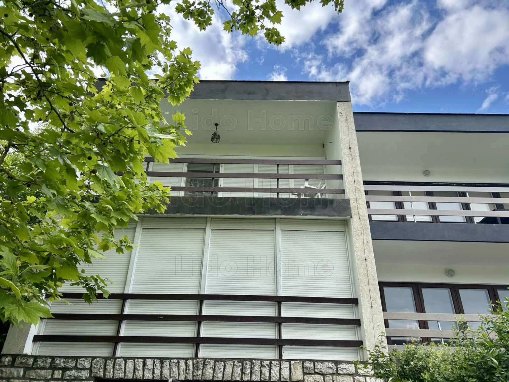 Tihanyi nyugalom zöldövezetbe lakás a Balaton partjától pár percnyire!