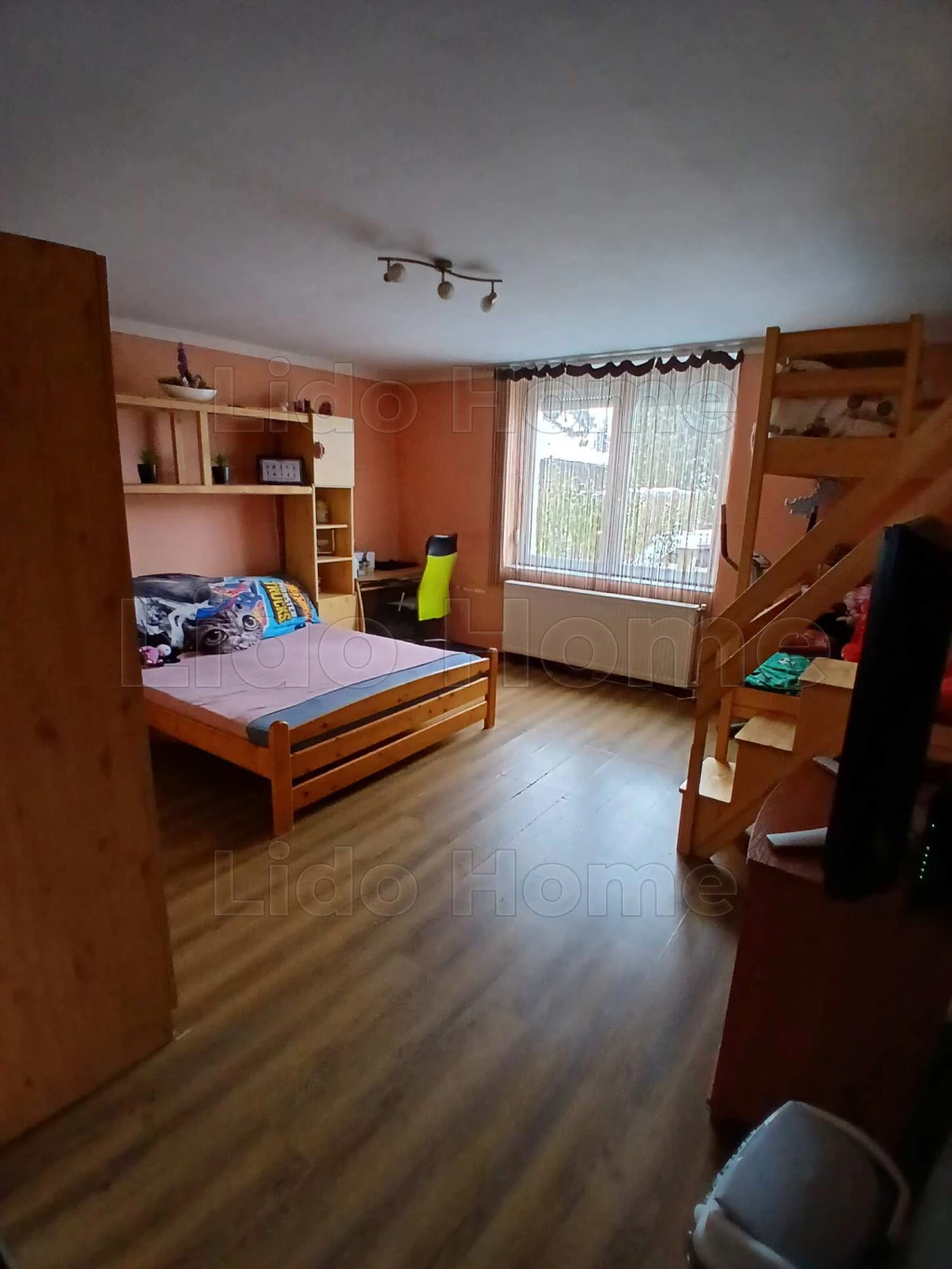 Balatonfőkajáron otthonos családiház eladó! Rövid időn belül költözhető!