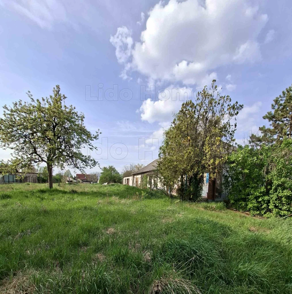 Bővíthető ház, jól kihasználható nagy telek Balatonfőkajáron!