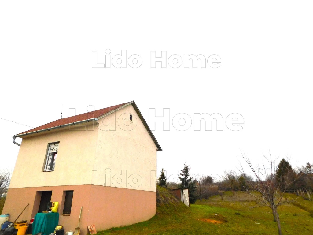 For sale closed garden, Füle