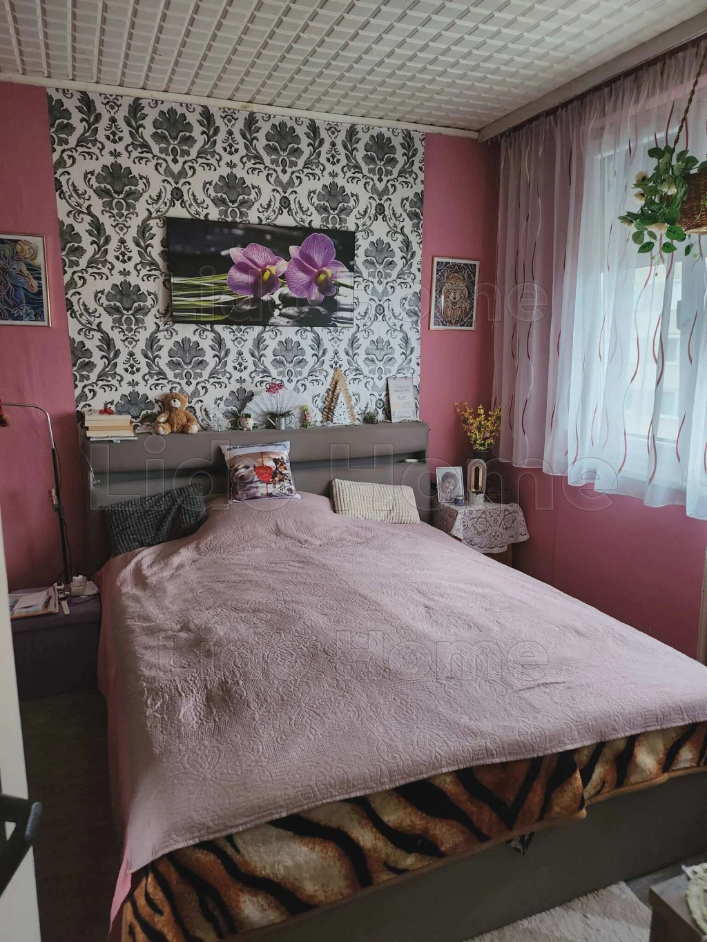 Veszprémi, jó állapotú, napfényes, befektetésnek is kiváló panellakás Eladó!