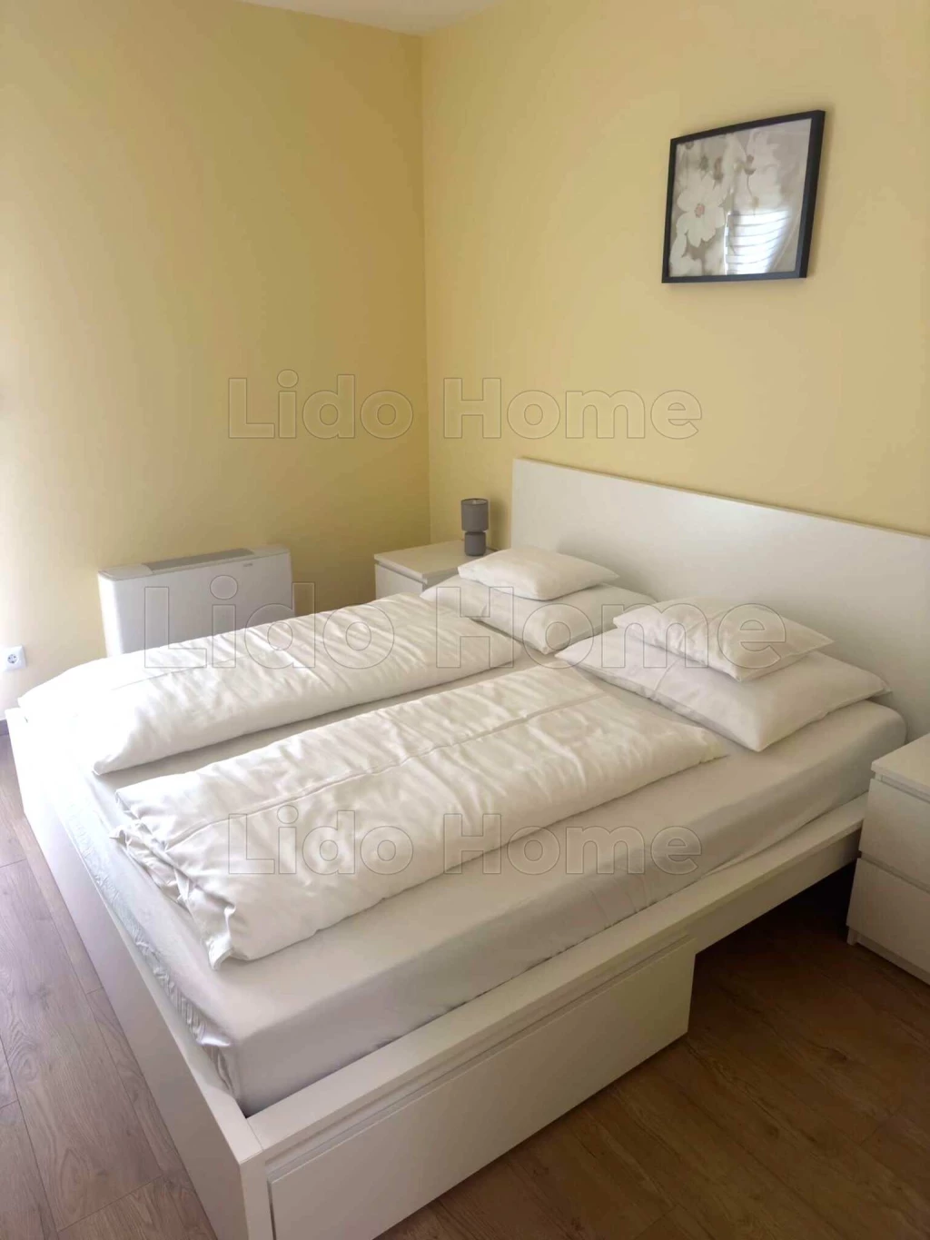 Exkluzív, kertkapcsolatos földszinti lakás kiadó Csopakon – 50 méterre a Balatontól