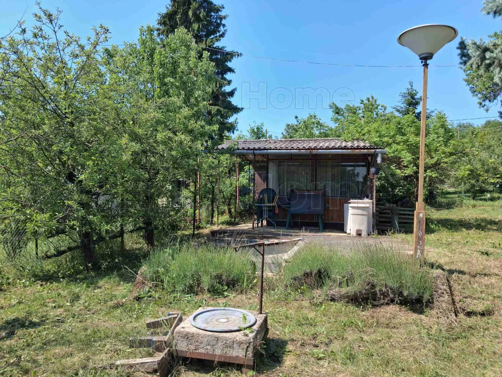 ELADÓ ZÁRTKERI INGATLAN VESZPRÉM CSATÁRHEGYEN