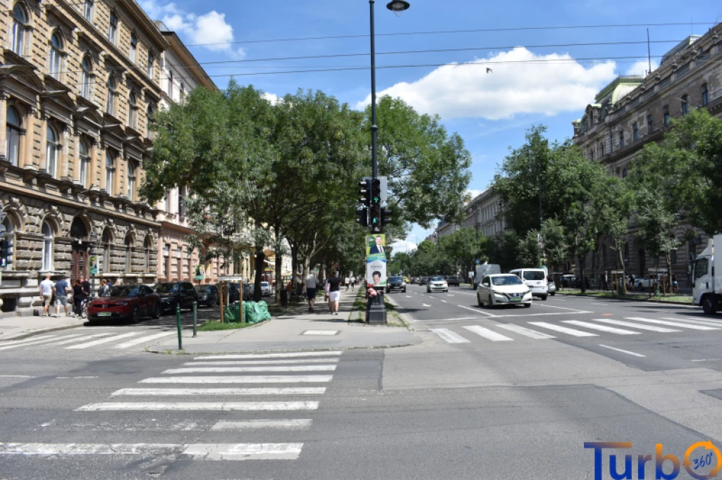 For sale brick flat, Budapest VI. kerület, Nagykörúton kívüli terület, Andrássy út