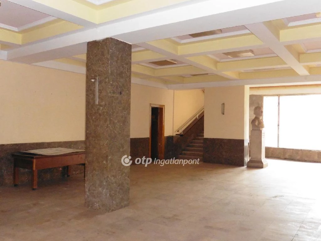 For sale hotel, inn, Miskolc, Újgyőri főtér