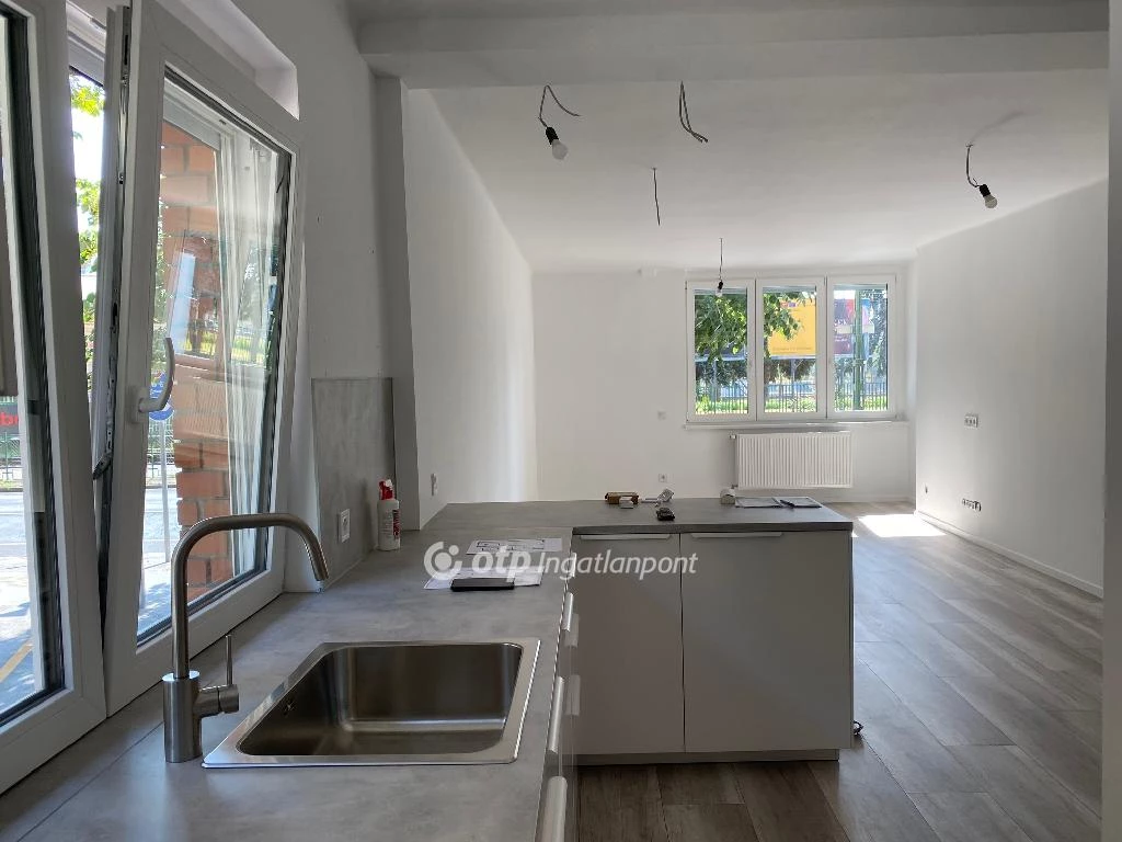 c3-1-name c2-19-name, Budapest III. kerület, Kolosy tér, Duna part