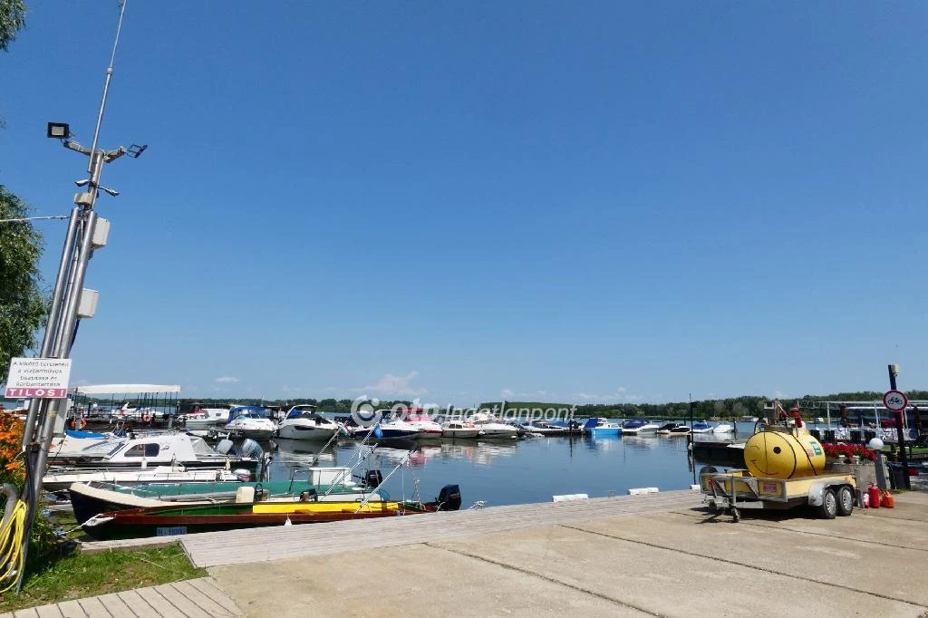 Eladó üdülő, nyaraló, Abádszalók, Tisza-tó