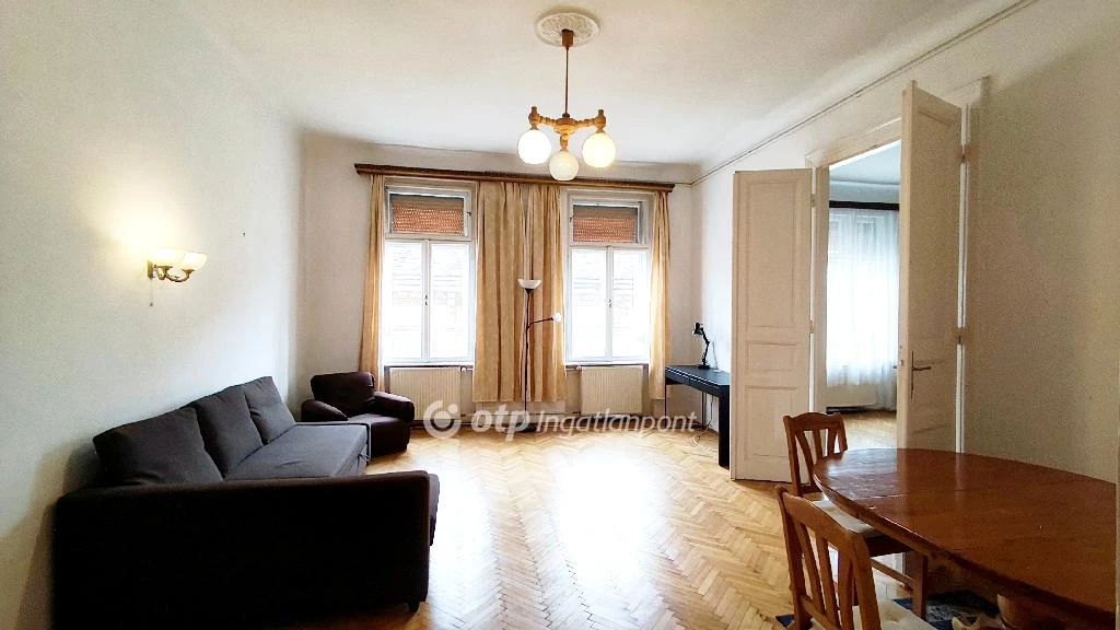 Eladó téglalakás, Budapest VIII. kerület, Gutenberg tér