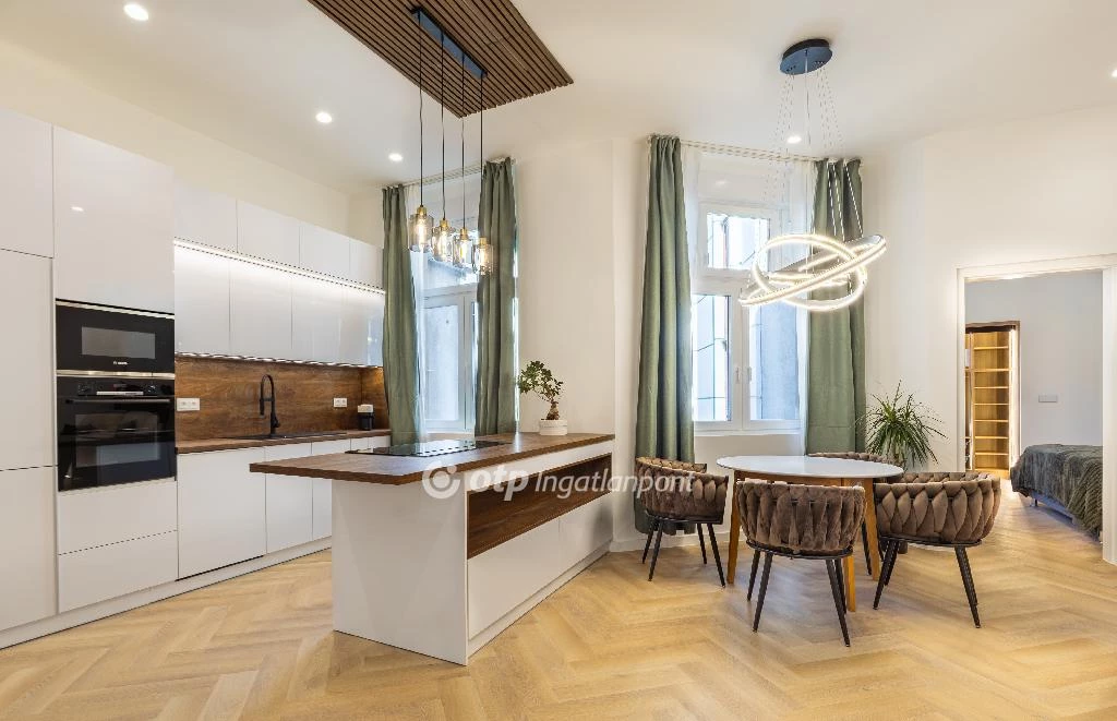 For sale brick flat, Budapest V. kerület, Belváros