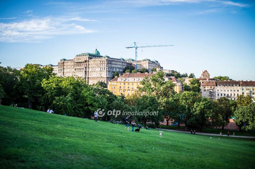 Eladó téglalakás, Budapest I. kerület, Döbrentei tér