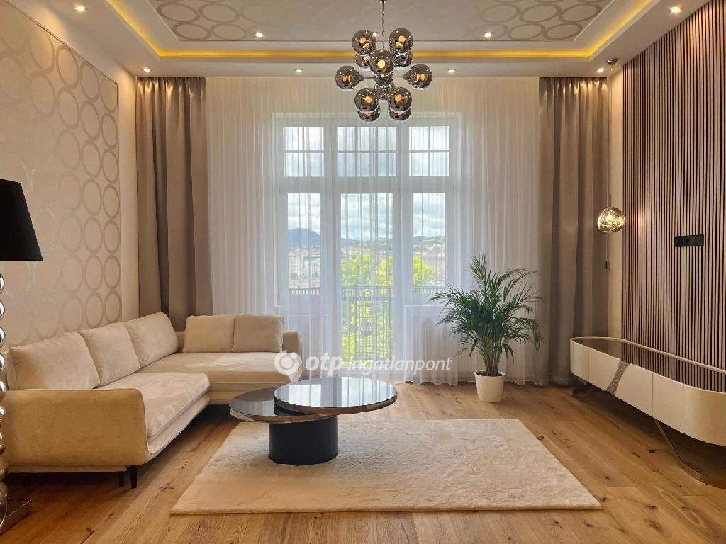 Eladó téglalakás, Budapest V. kerület, Parlament