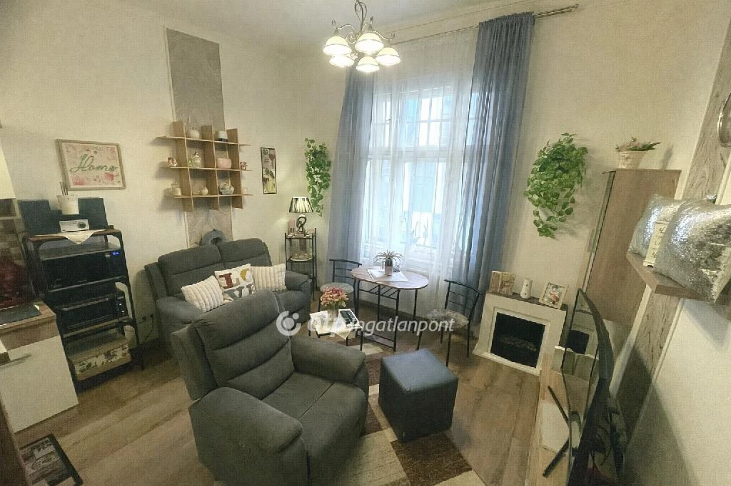 Eladó téglalakás, Budapest VIII. kerület, Corvin negyed