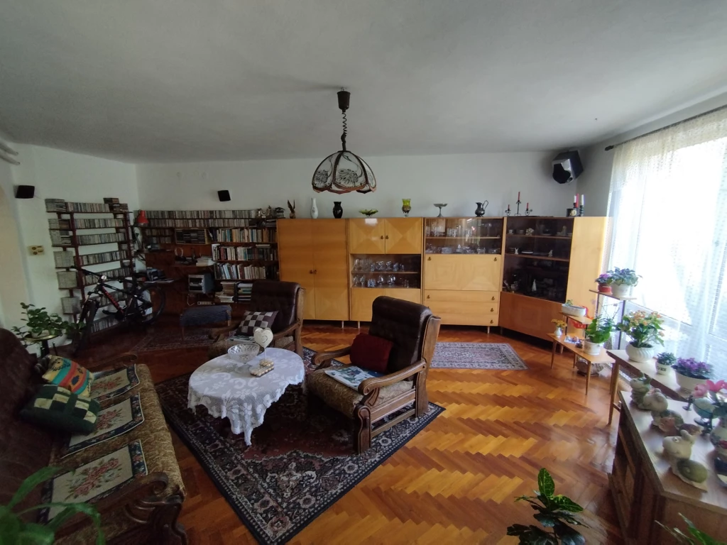 Miskolcon eladó 5 szobás családi ház