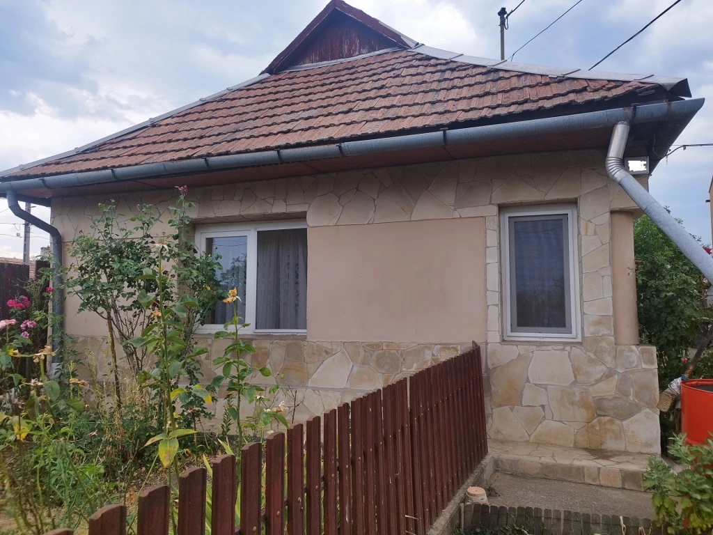 Szikszón eladó családi ház