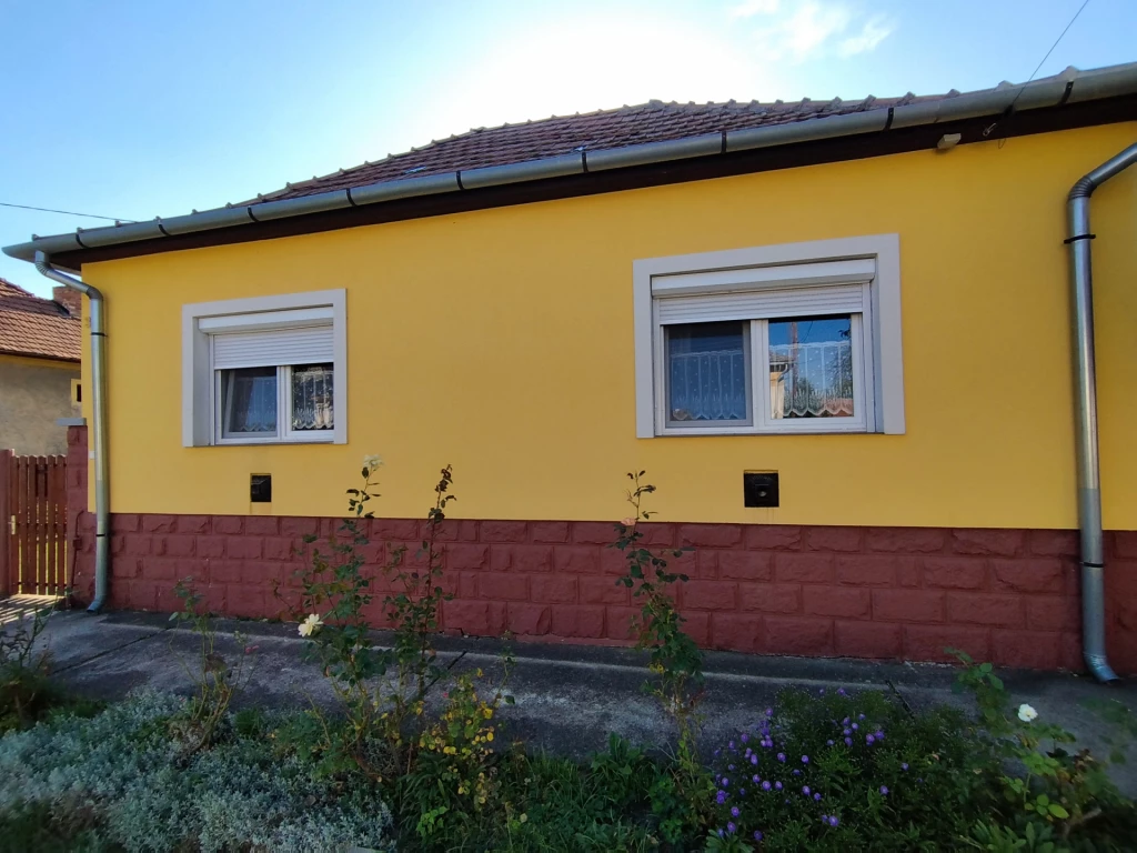 Bogácson eladó jó állapotú családi ház