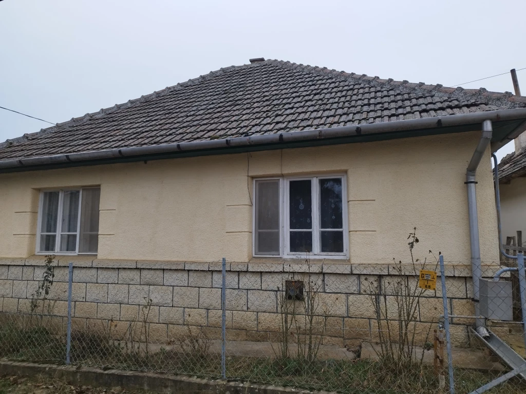Prügyön eladó 2 szobás családi ház
