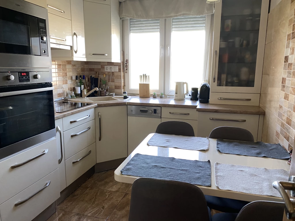 Miskolcon kiváló állapotú, 3 szobás lakás eladó