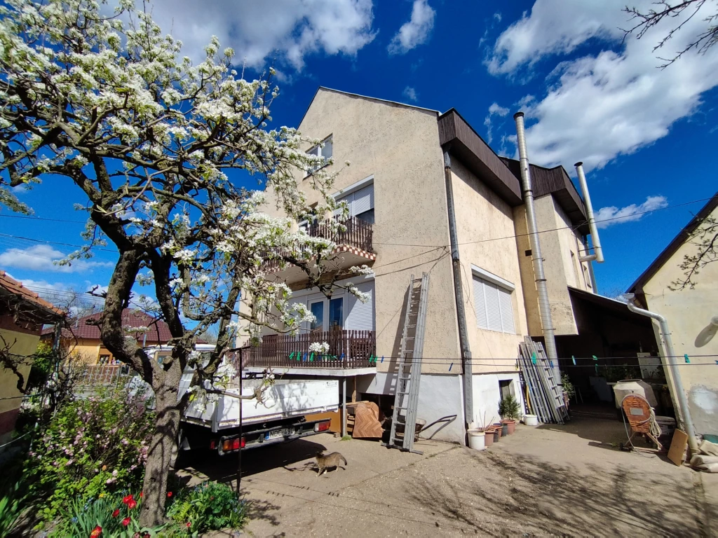 Sajóládon eladó jó állapotú 5 szobás családi ház