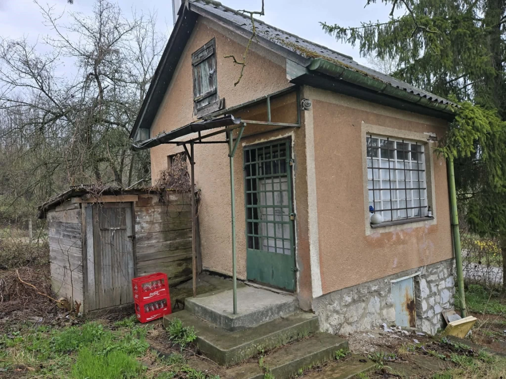 Miskolcon eladó zártkerti ingatlan