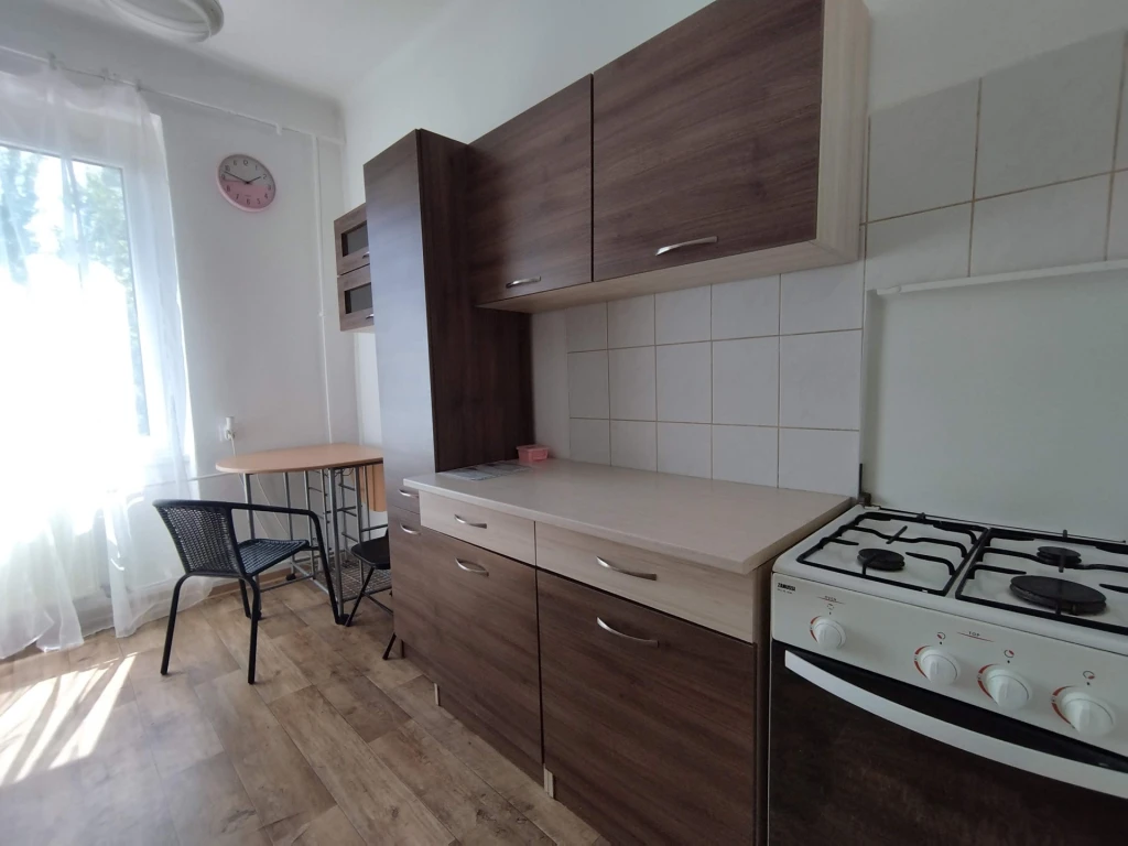Kazincbarcikán eladó 38 m2-es felújítandó lakás