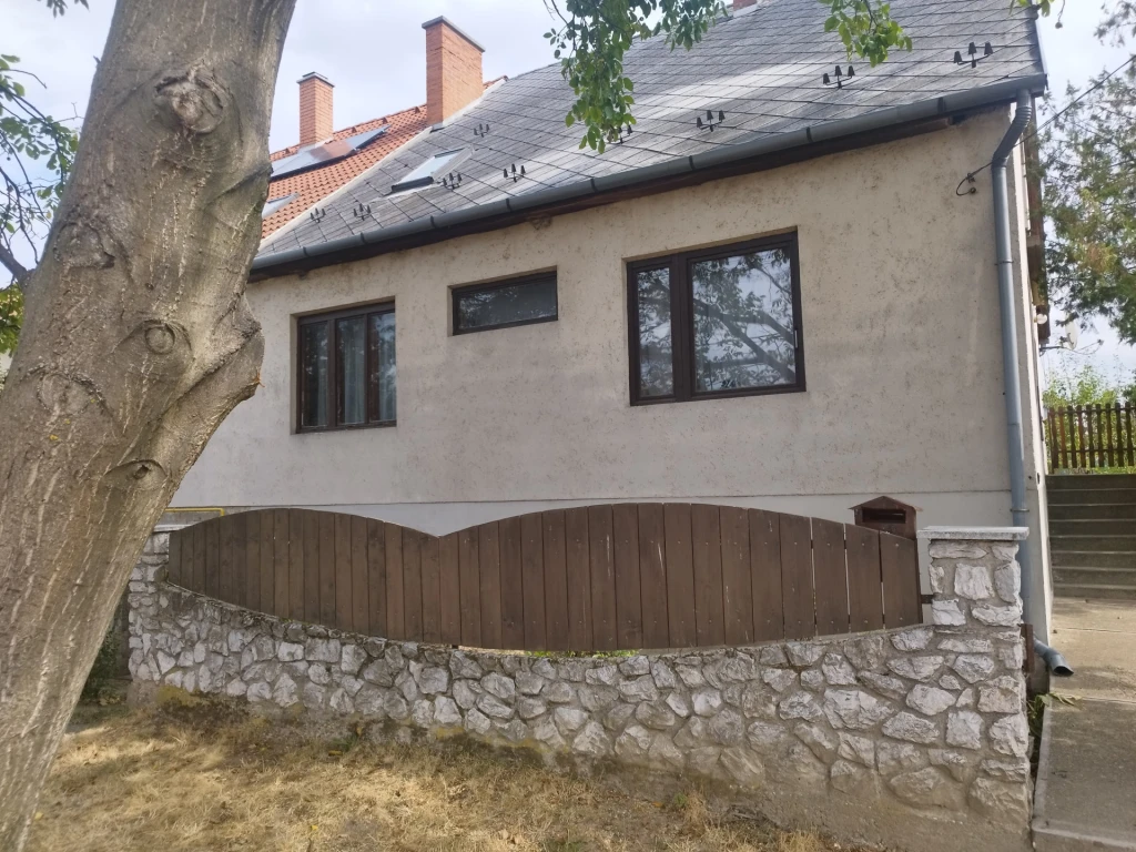 Alsózsolcán eladó ikerház