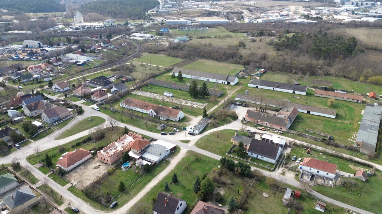 c3-2-name c2-51-name, Veszprém, Major utca 8