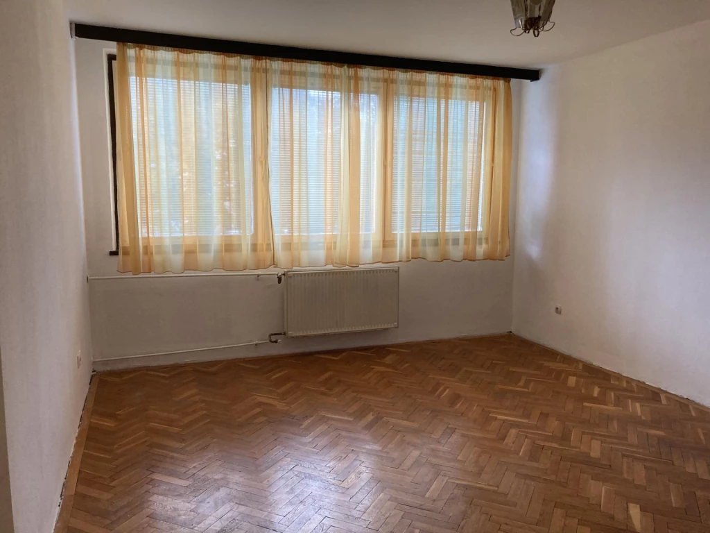 For rent panel flat, Budapest XV. kerület, Mézeskalács tér 4