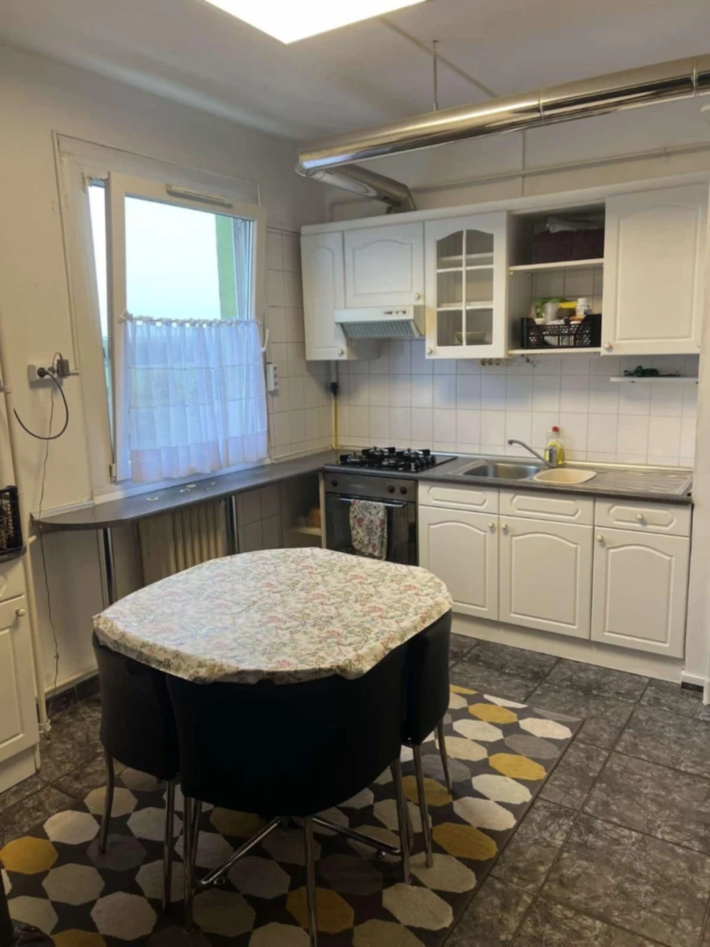 A 17.KERÜLET KÖZPONTJÁBAN 3 SZOBÁS LAKÁS ELADÓ!