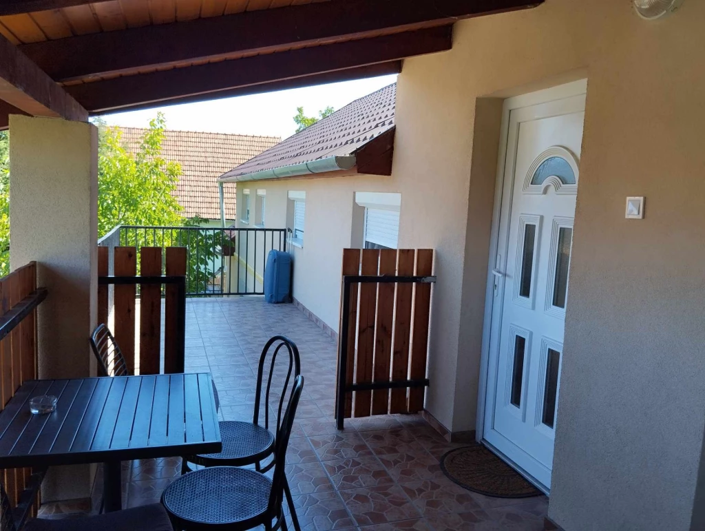 GYÁLON 4 SZOBÁS LAKÁS IGÉNYES MUNKÁSOKNAK KIADÓ