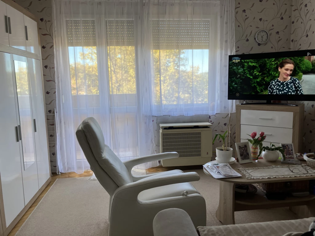 Salgótarjánban a Szerpentin úton 2. emeleti lakás eladó