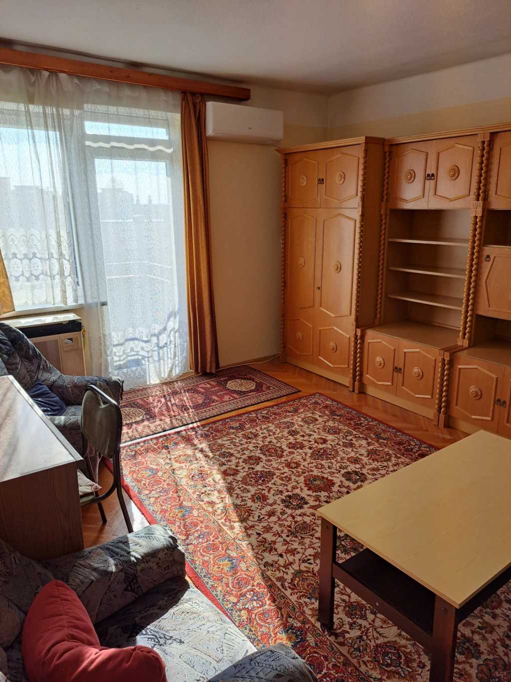 KŐBÁNYÁN 2 SZOBÁS, ERKÉLYES LAKÁS KIADÓ!