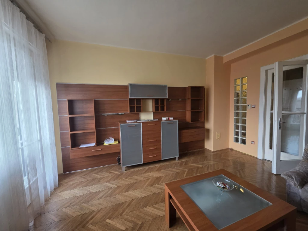 ÓBUDÁN, AZ ÁRPÁD-HÍDNÁL 2 SZOBÁS LAKÁS KIADÓ!