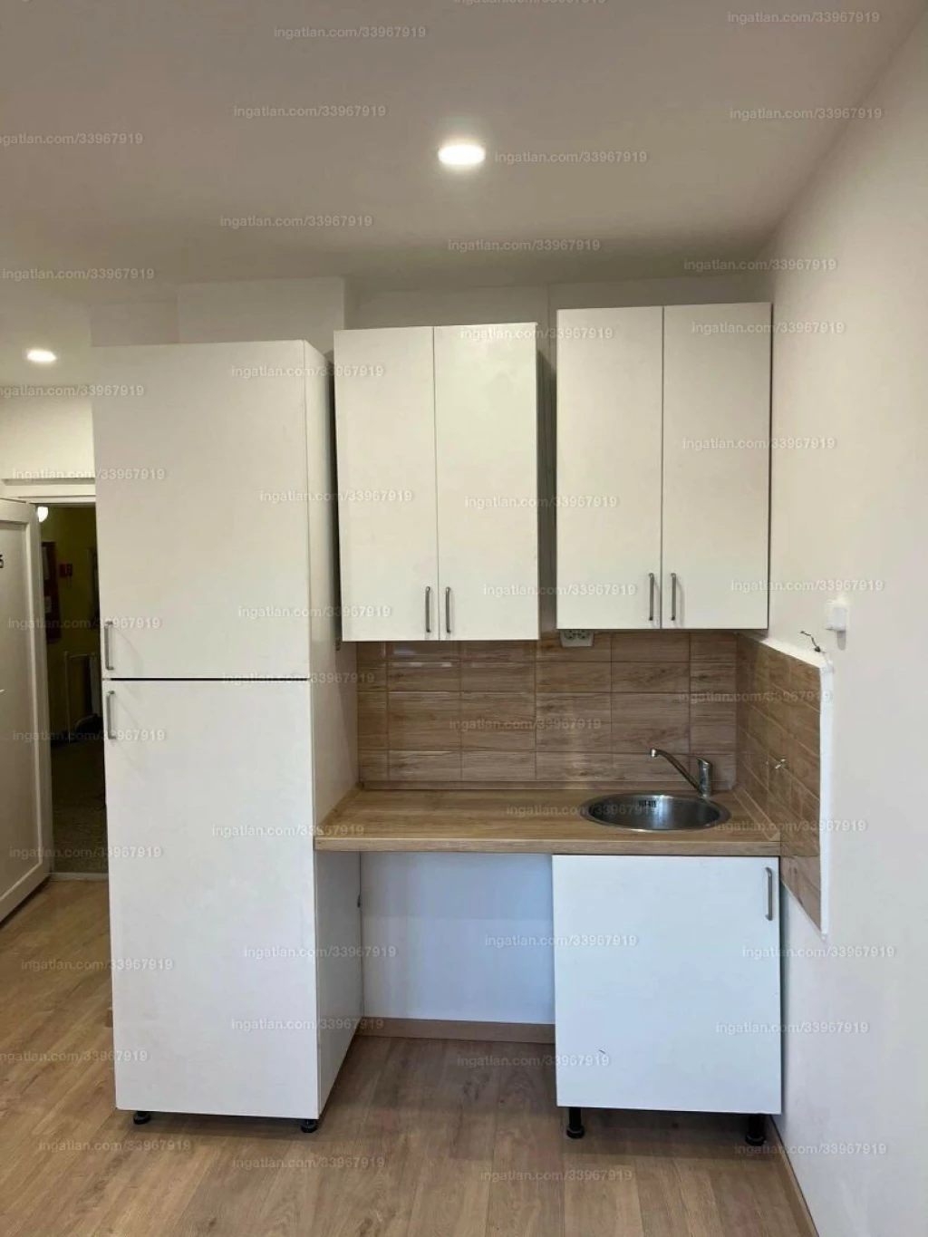 ANGYALFÖLDÖN FELÚJÍTOTT, EGY SZOBÁS GARZON KIADÓ!