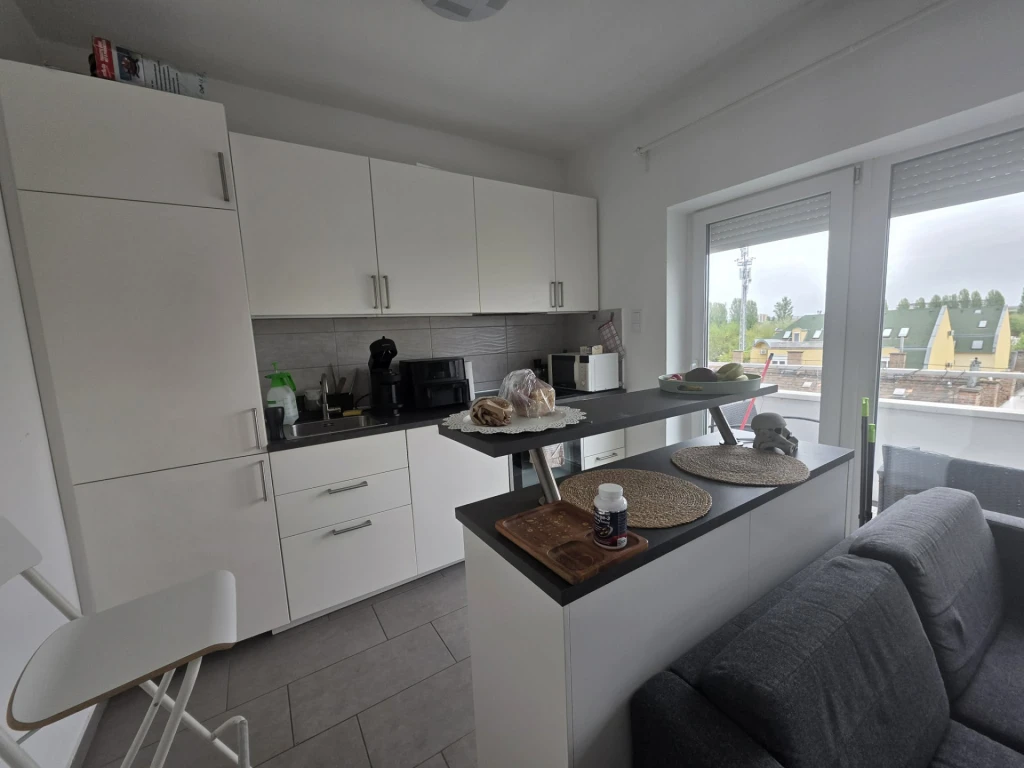 c3-2-name c2-19-name, Budapest XIII. kerület, Frangepán köz 9