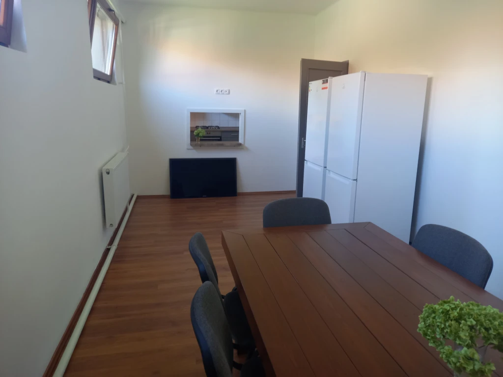 Kiadó családiház – 180 m² | 11 fő | Tiszaújváros közelében