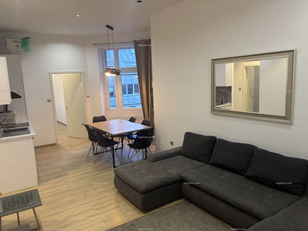 Eladó VI. kerület Csengery utcában egy 4. emeleti frissen felújitott, modern design lakás.