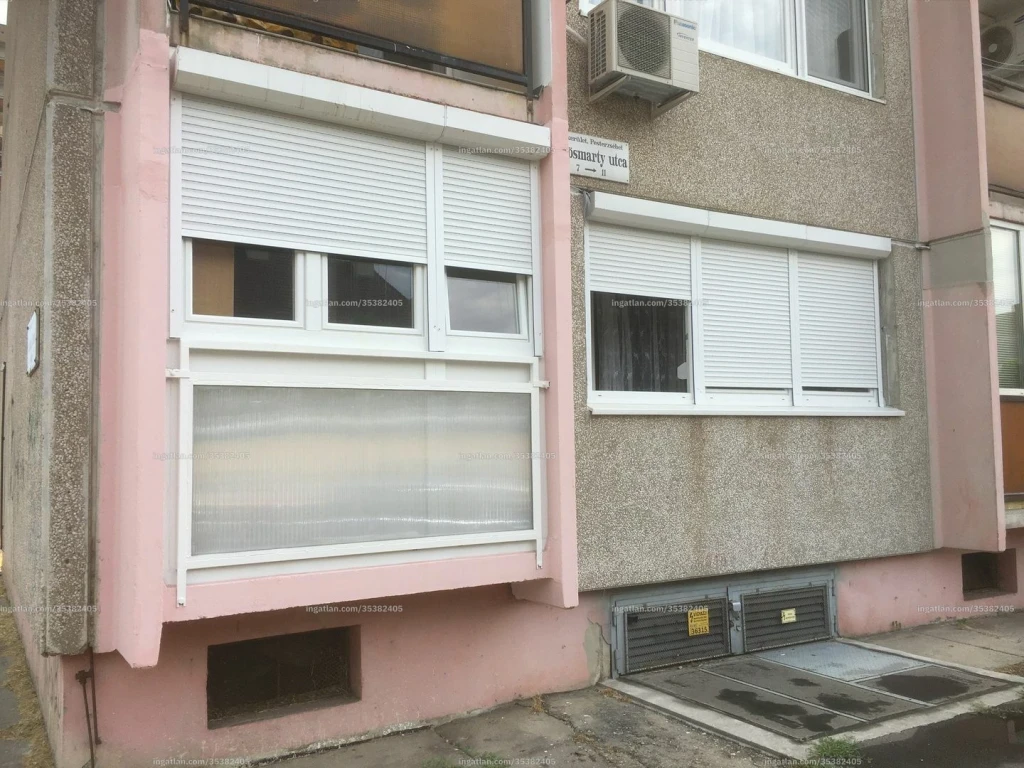 Budapest 20 kerület központi részén 68 m2-es, 3 szobás, erkélyes, földszinti lakás eladó