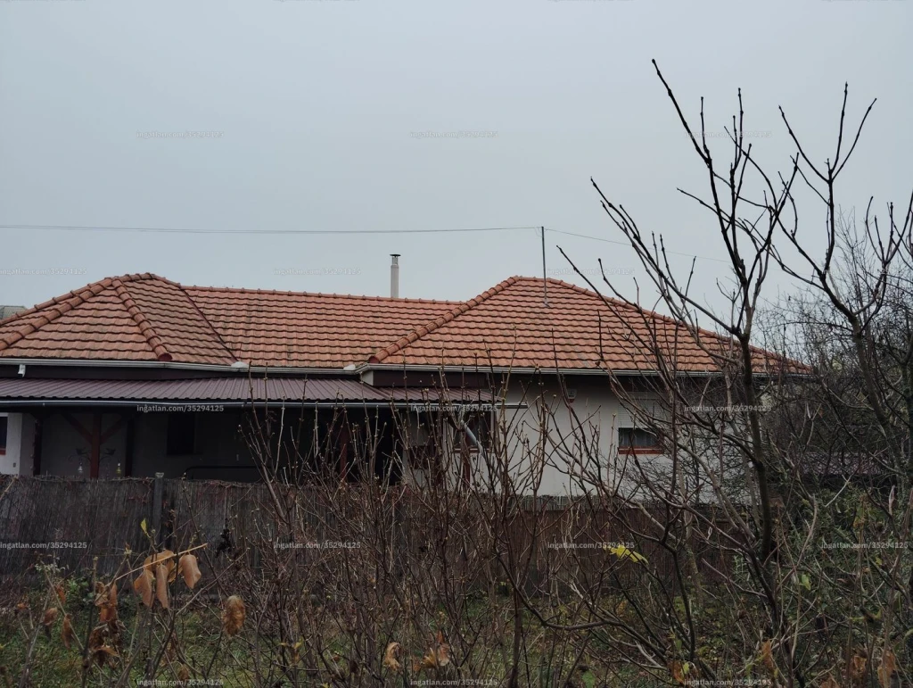 Eladó Gyömrő kedvelt, csendes részén egy 2005-ben épült, 72m2-es családi ház, 250m2-es telekkel.