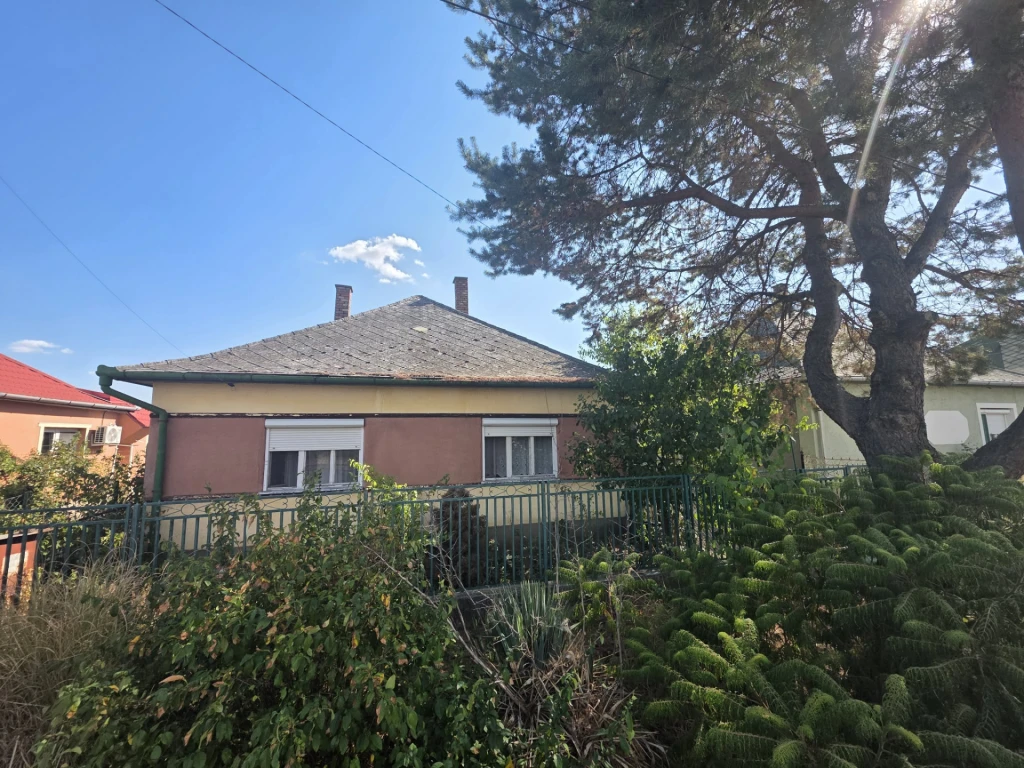 Eladó családi ház, Kál