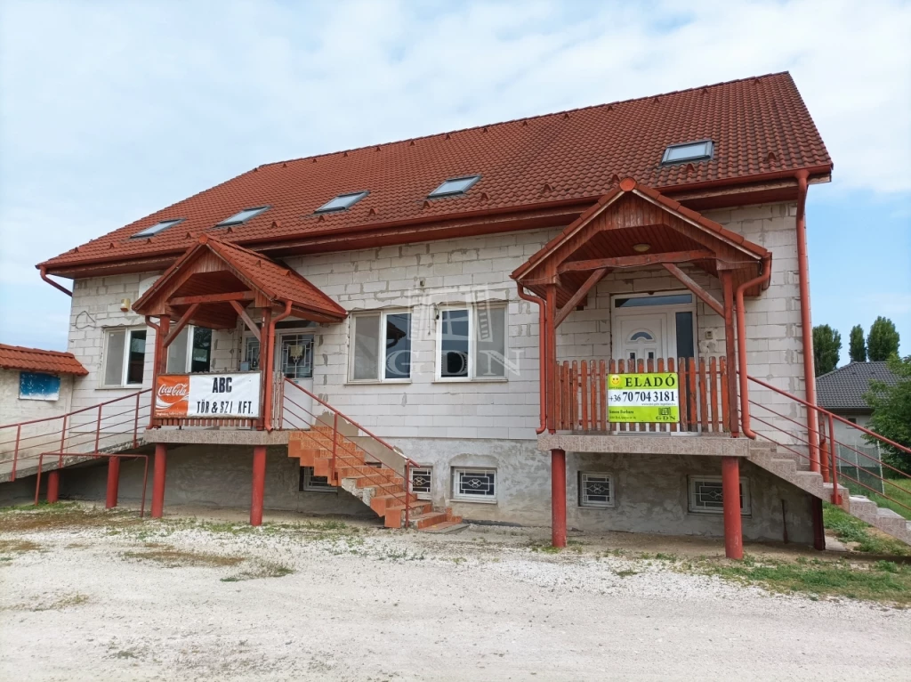 Eladó családi ház, Bicske, Bicskei kertvárosi ház